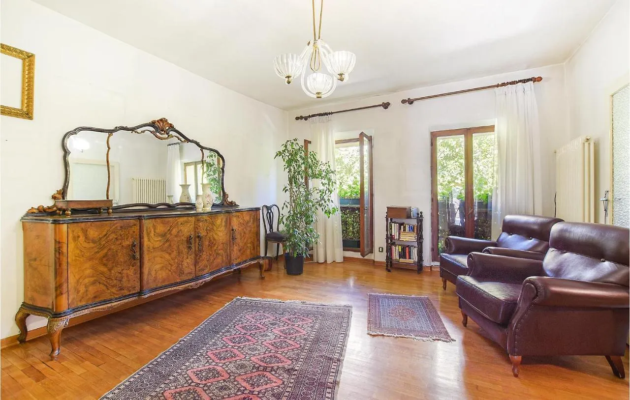 Amazing Apartment In Feltre With Kitchen Italie